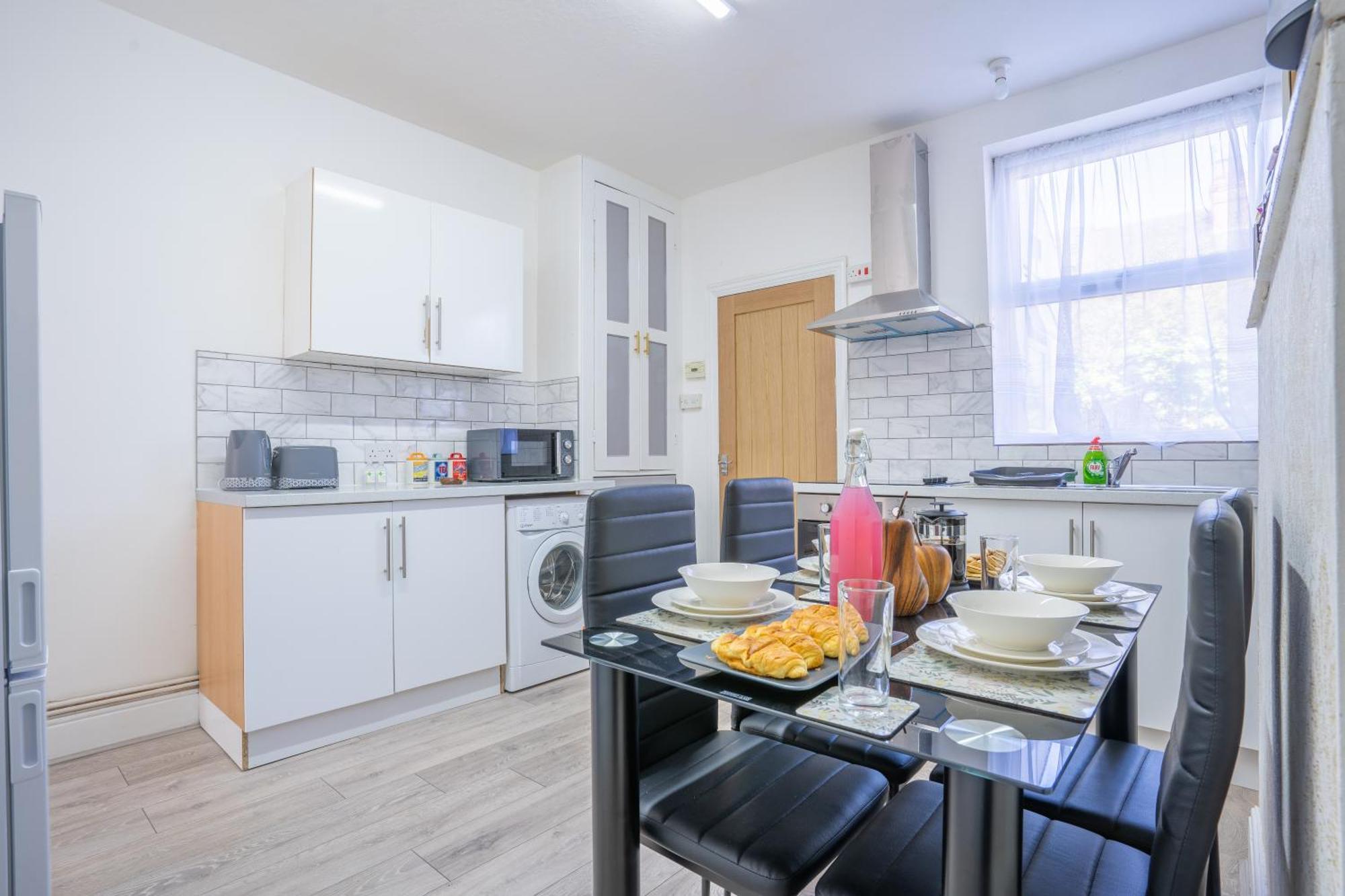 Stayzed E - Ng7 Free Wifi, Parking, Stylish House Near City Centre - Great For Tourists, Families, Contractors & Long Stays Нотингам Екстериор снимка