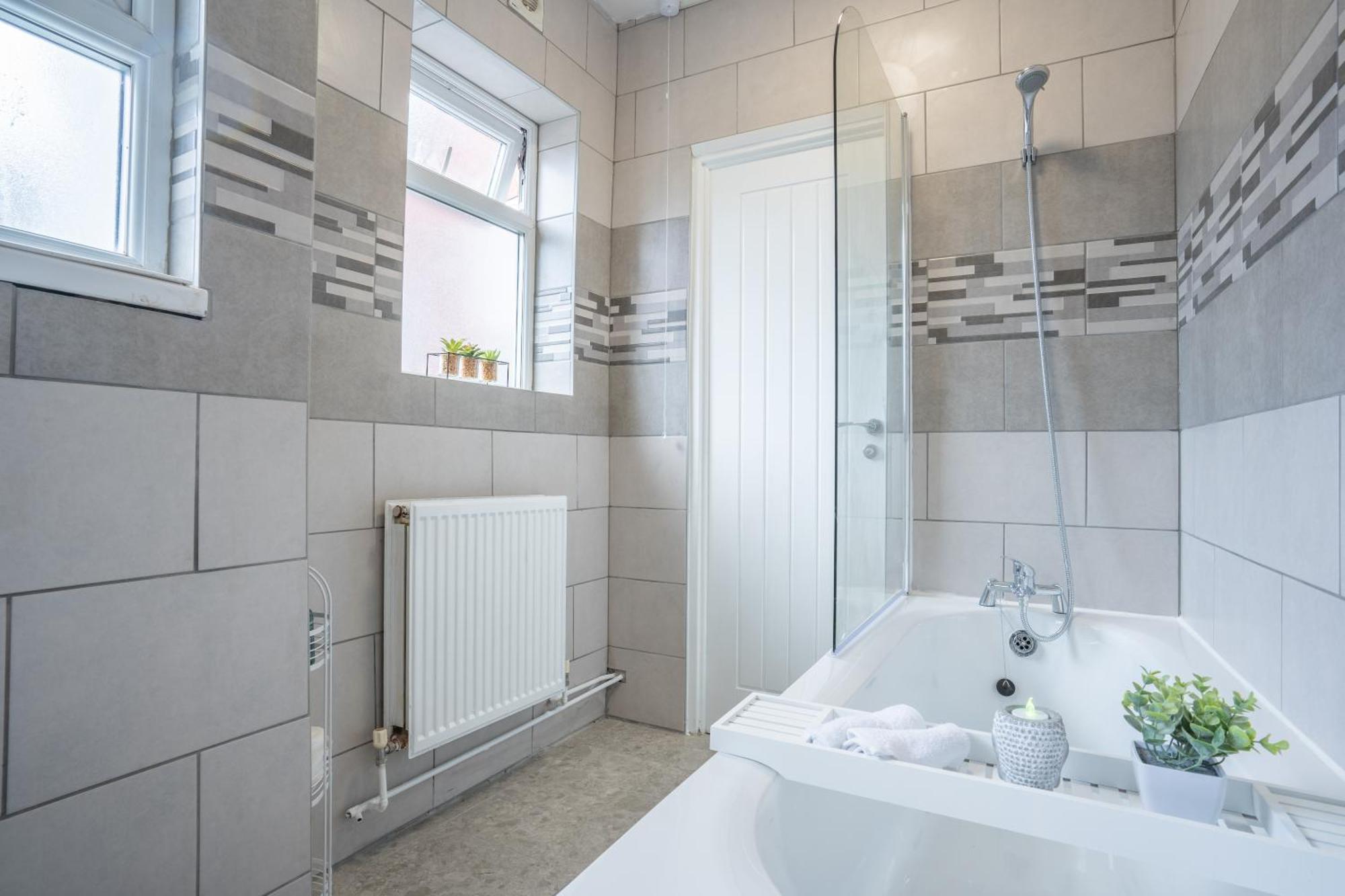 Stayzed E - Ng7 Free Wifi, Parking, Stylish House Near City Centre - Great For Tourists, Families, Contractors & Long Stays Нотингам Екстериор снимка